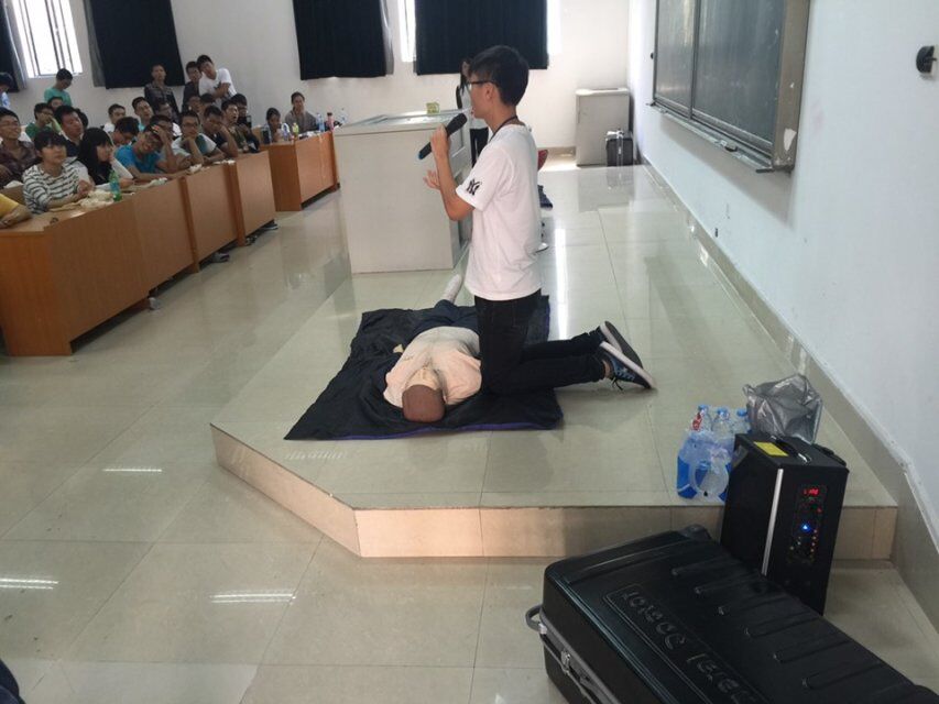 海燕政策研究论坛线路1红十字会急救知识培训 (2)